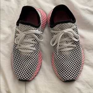 Adidas Deerupt Sneakers!